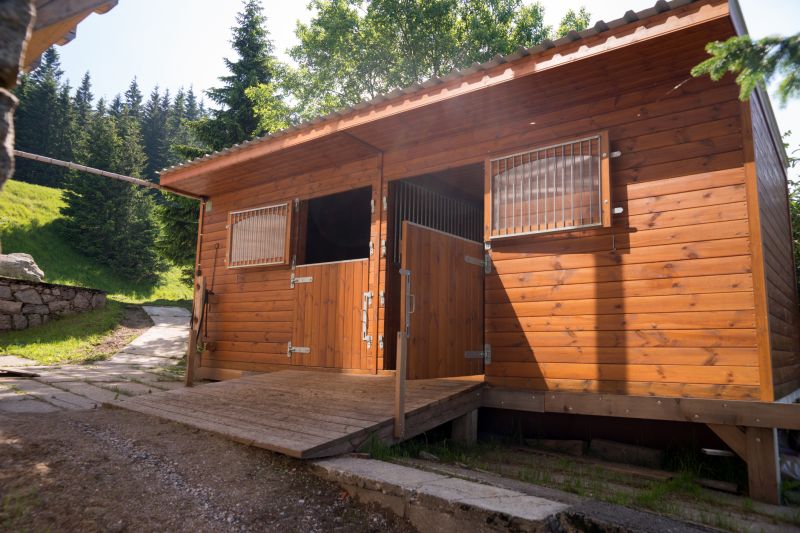Horse Shelter Construction in Kansas City, KS